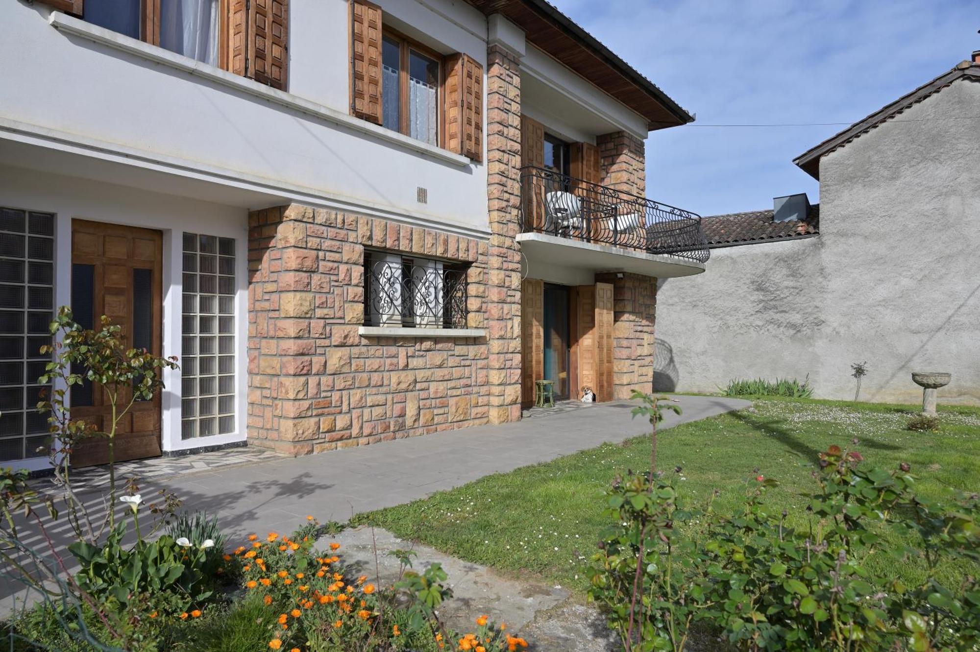 La Maison Du Village Encausse-les-Thermes Экстерьер фото
